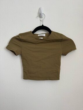 Aritzia Babaton Olive Crop Tee